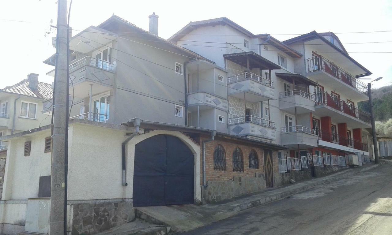 На Гости При Силвия Obzor Buitenkant foto