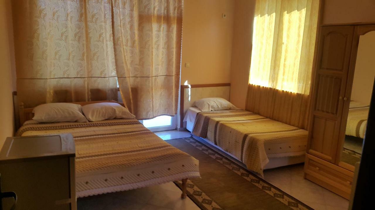 На Гости При Силвия Obzor Buitenkant foto